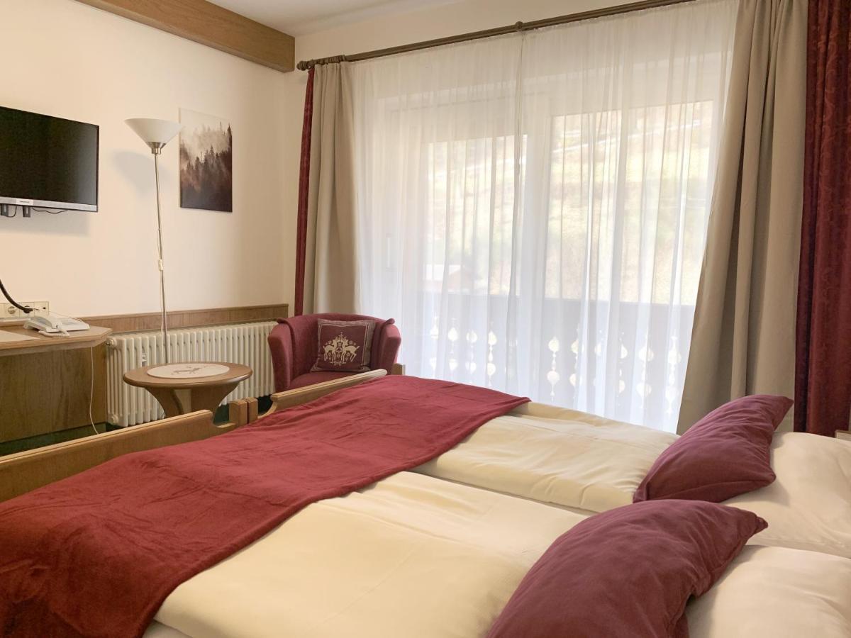 Landhotel Untere Kapfenhardter Muehle Unterreichenbach Buitenkant foto