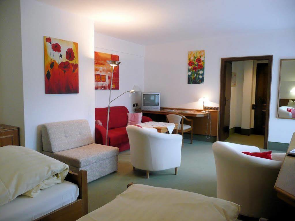 Landhotel Untere Kapfenhardter Muehle Unterreichenbach Buitenkant foto